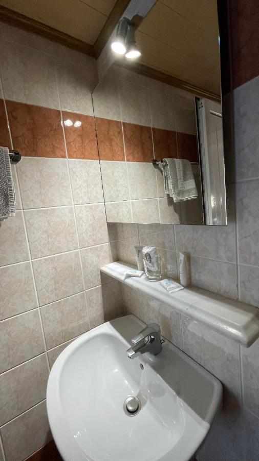 Hotel Atlanta Патра Экстерьер фото