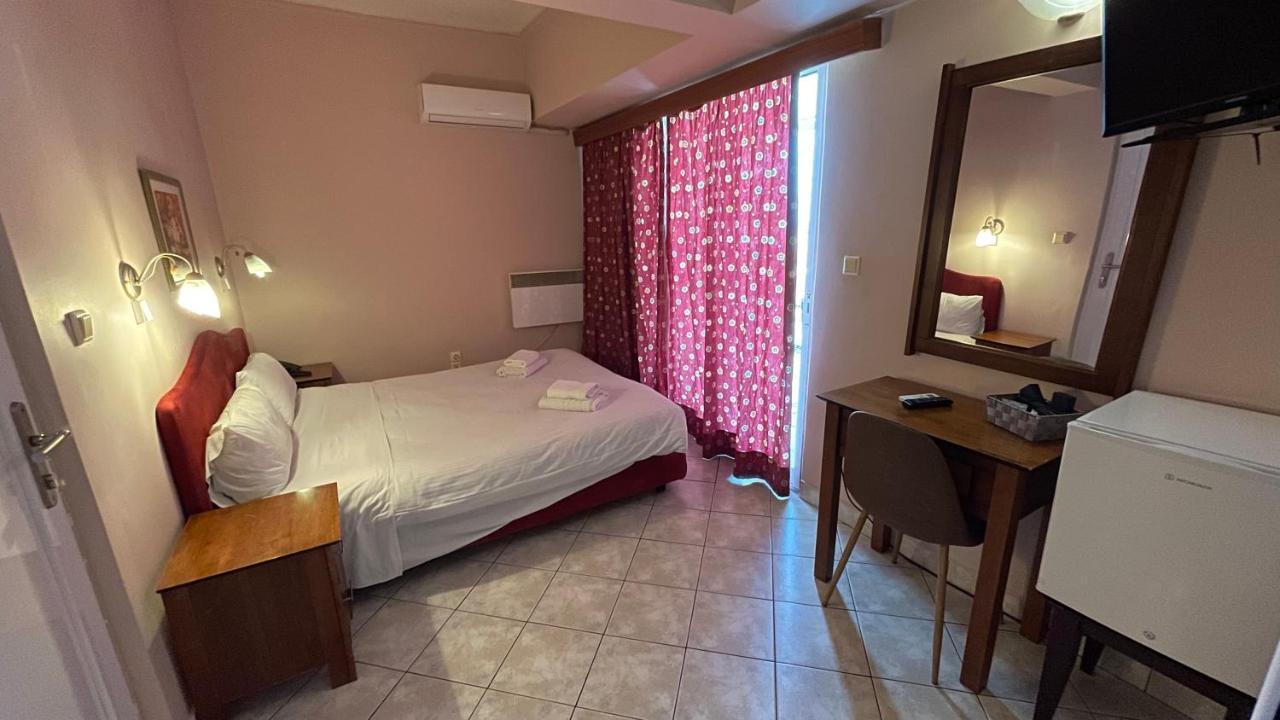 Hotel Atlanta Патра Экстерьер фото